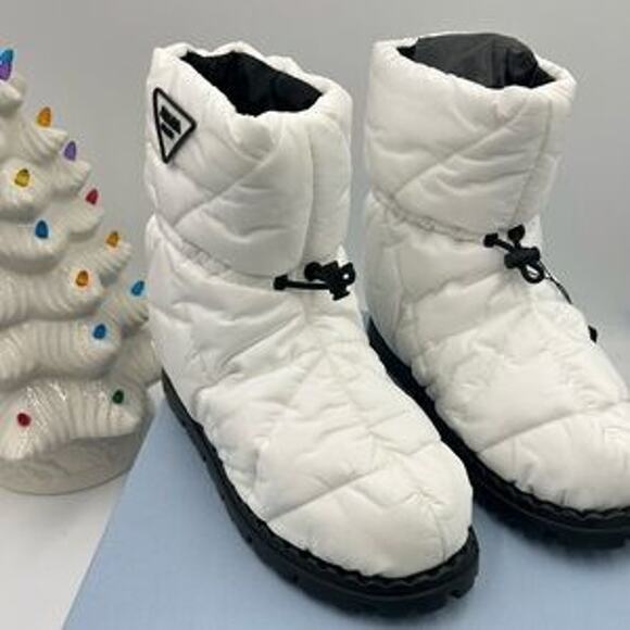 Women's Prada quilted nylon snow boots size 39.5 made in Italy - Picture 1 of 10
